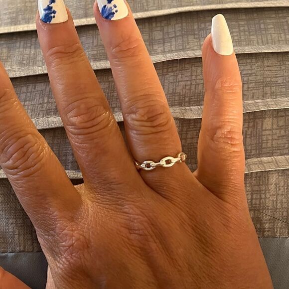 The Dainty Chain link Ring - Picture 3 of 6